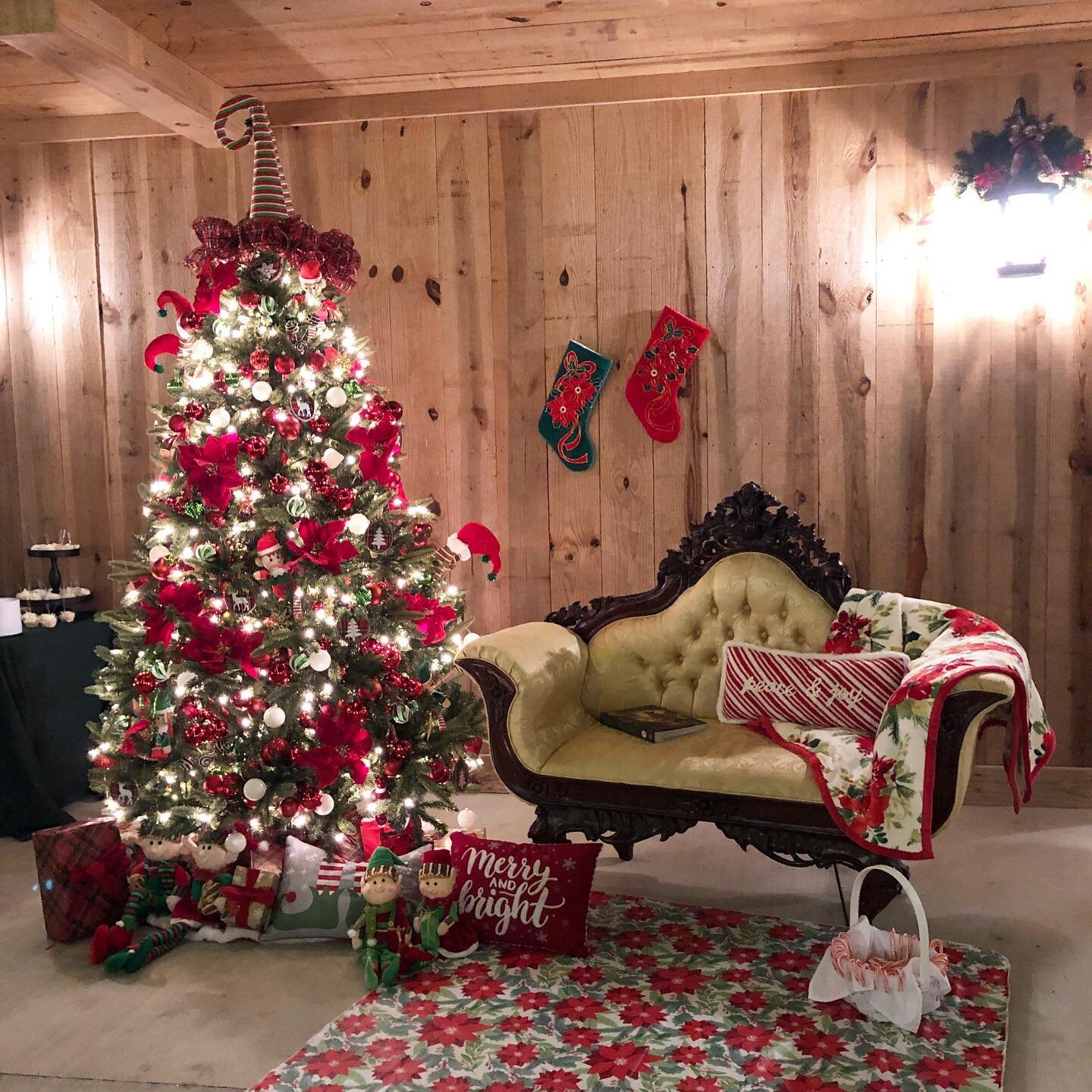 Beautiful Christmas party last night in the Legacy Barn🎄😍